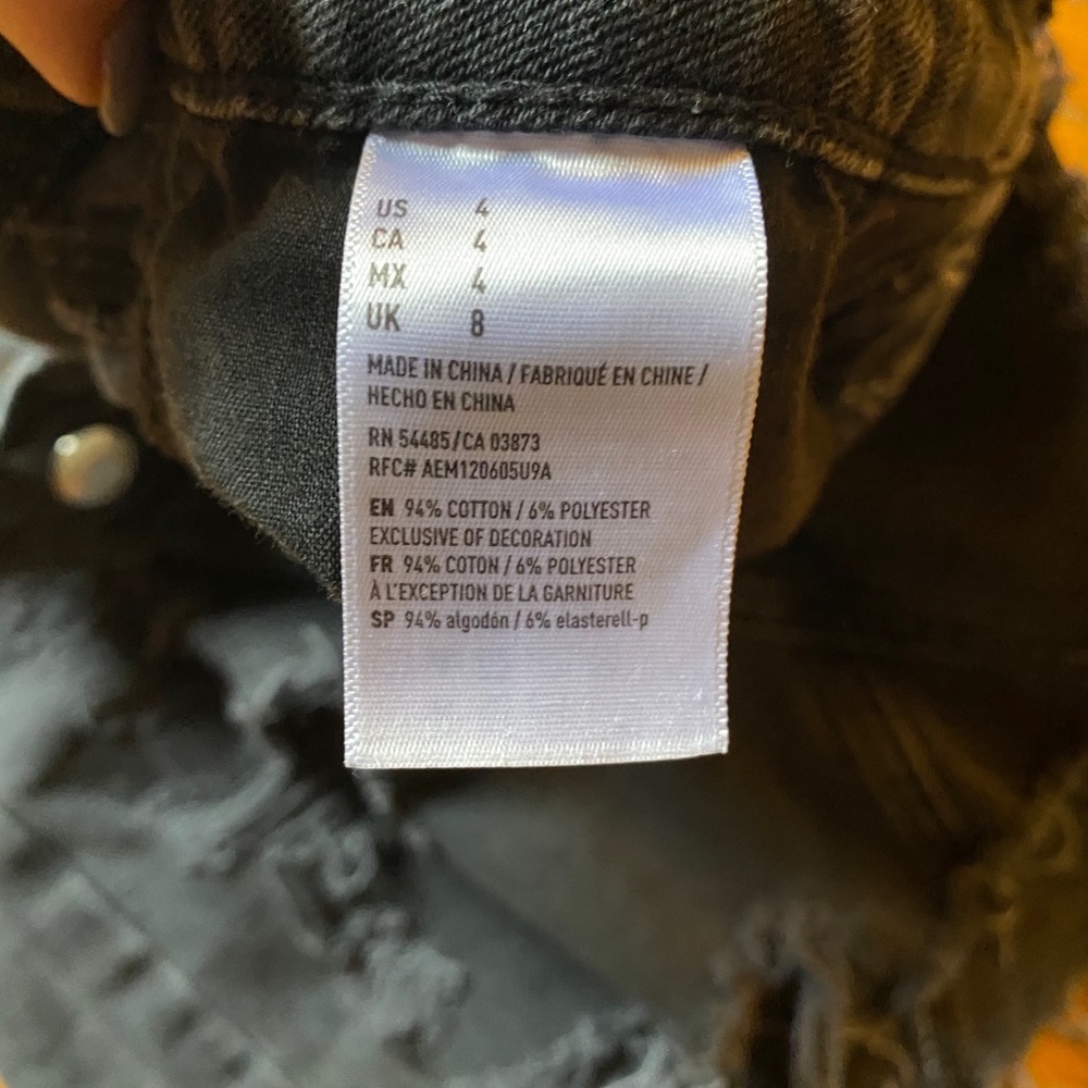 Black distressed American Eagle jean skirt sz 4 - Picture 4 of 5